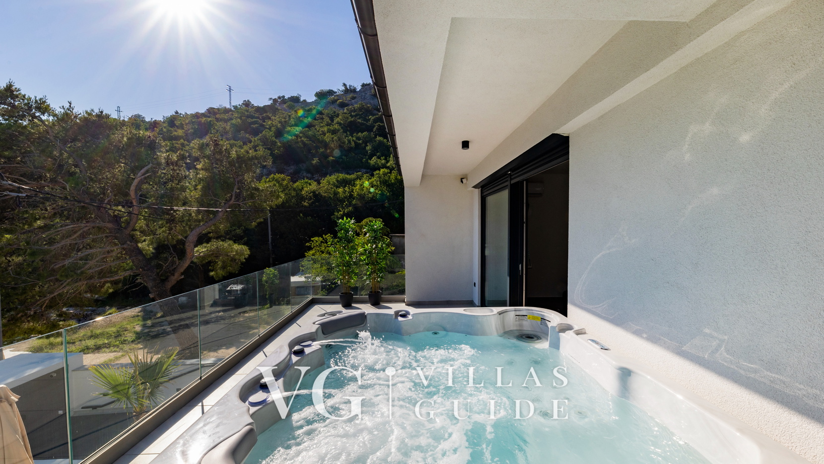 Villa Palazzo Maestral with pool&whirpool&beachfront wellness