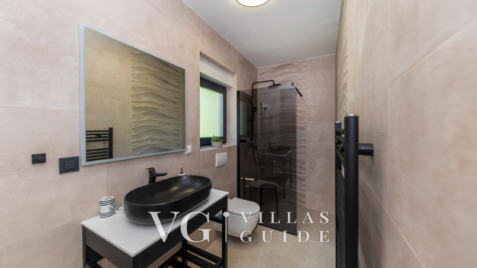 Villa Palazzo Maestral with pool&whirpool&beachfront Badezimmer