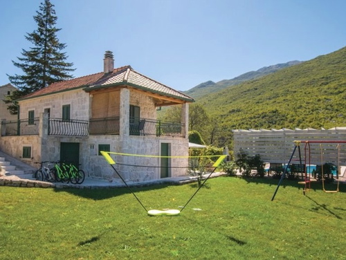 Villa Monteneze