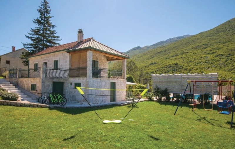 Villa Monteneze
