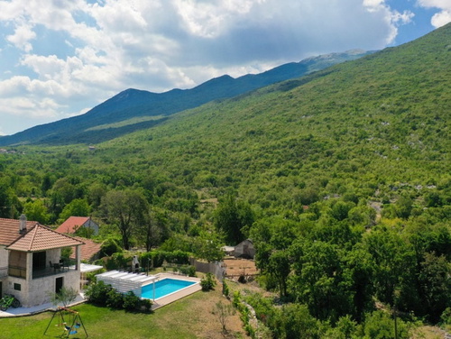Villa Monteneze