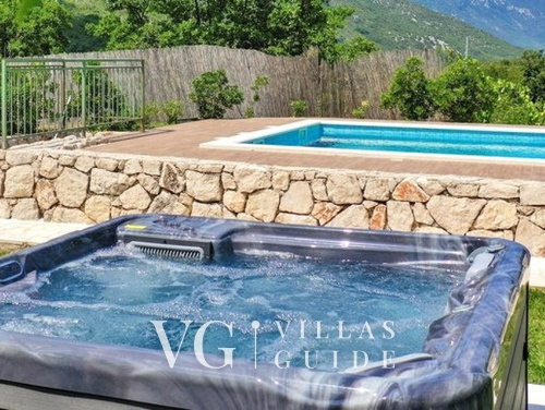 Villa Monteneze