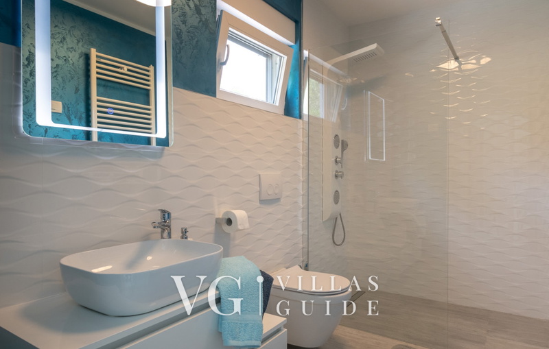Vila Leana Bathroom