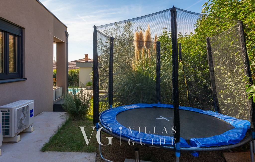 Vila PrivePolai Dodatni sadržaji