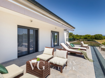 Vila Viktoria Dvorište i vanjski dio objekta