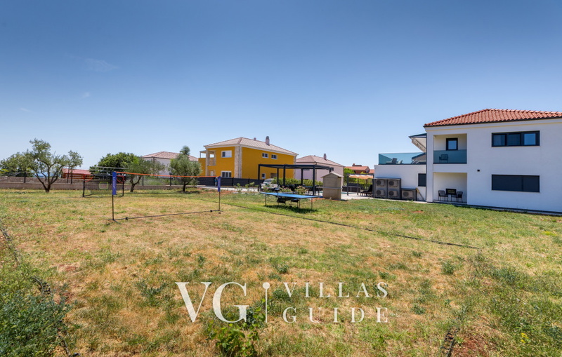 Vila Viktoria Additional content