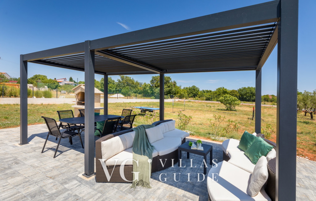 Vila Viktoria Garden and property exterior