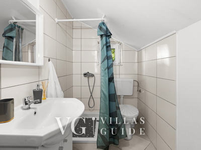 Holiday Home San Bathroom