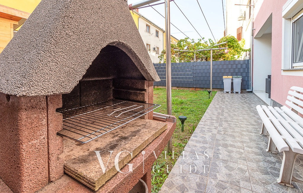 Apartman Komšić Additional content