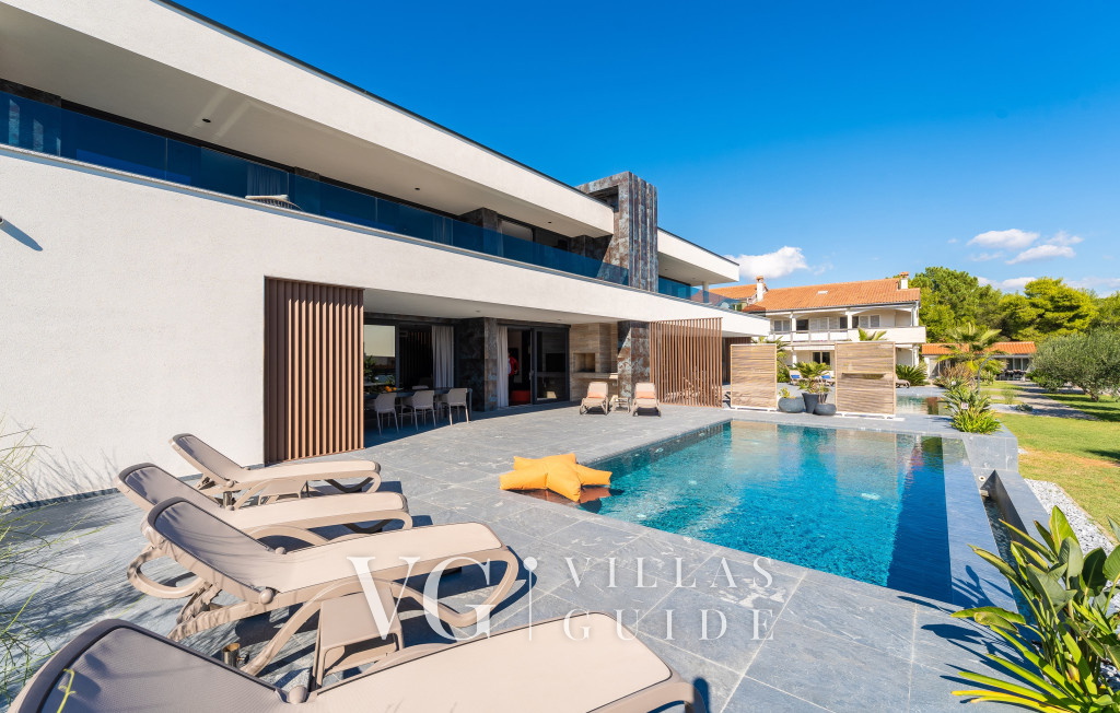 Suva Punta Elite Pool