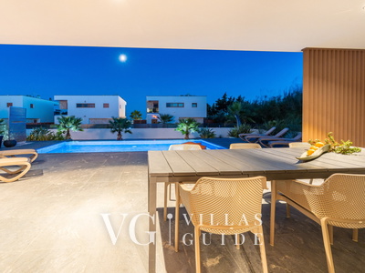 Suva Punta Elite Garden and property exterior