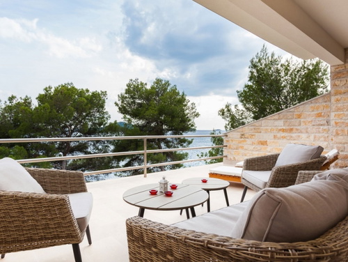 Waterfront Villa Dora