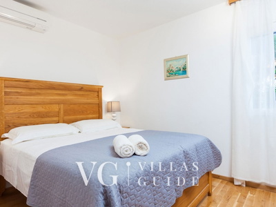 Waterfront Villa Dora Camera da letto