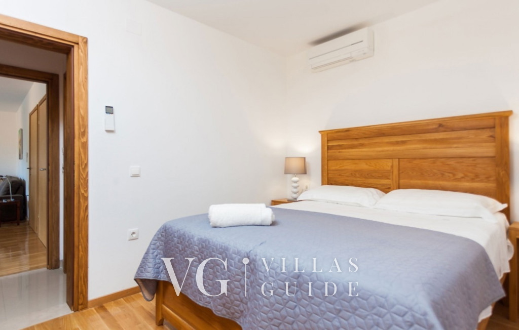 Waterfront Villa Dora Camera da letto