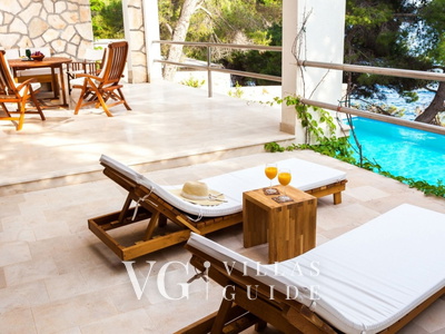 Waterfront Villa Dora Altro