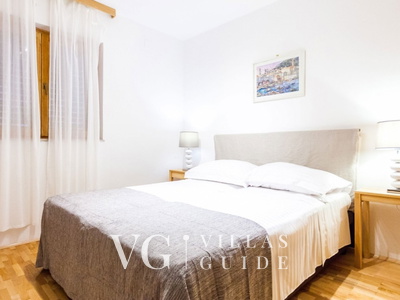 Waterfront Villa Dora Camera da letto