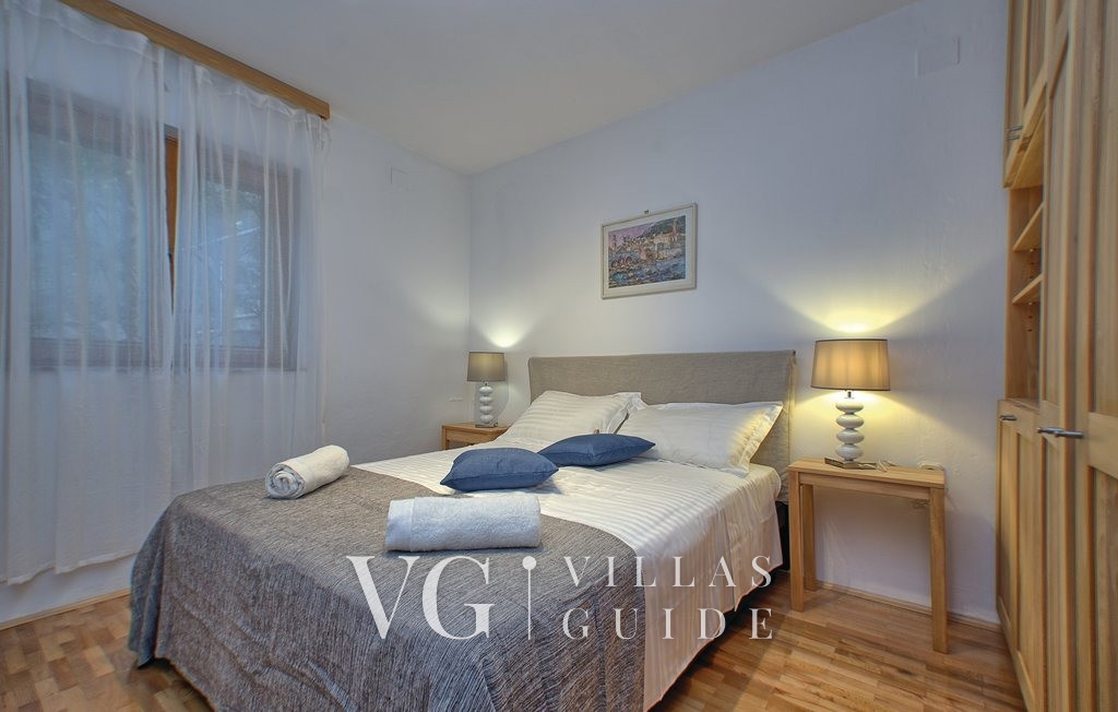 Waterfront Villa Dora Camera da letto