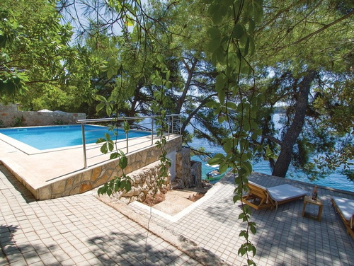 Waterfront Villa Dora