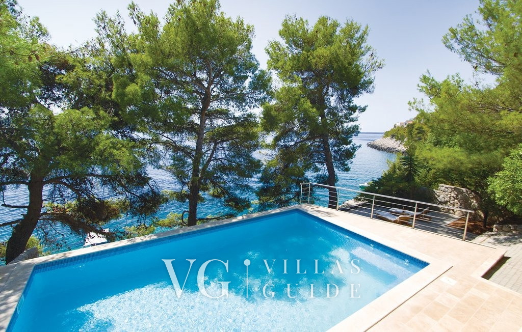 Waterfront Villa Dora