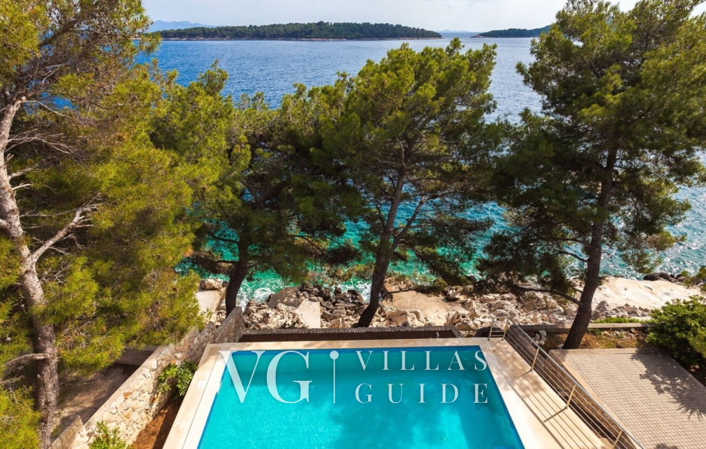 Waterfront Villa Dora