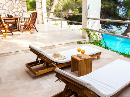 Waterfront Villa Dora