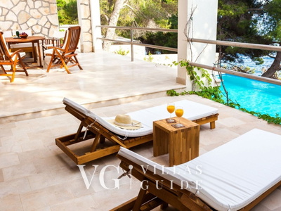 Waterfront Villa Dora