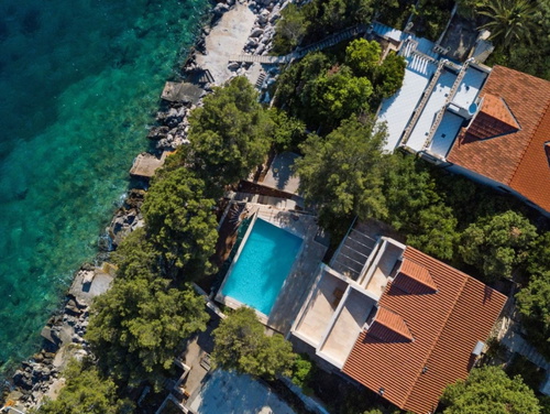 Waterfront Villa Dora