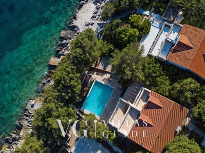 Waterfront Villa Dora