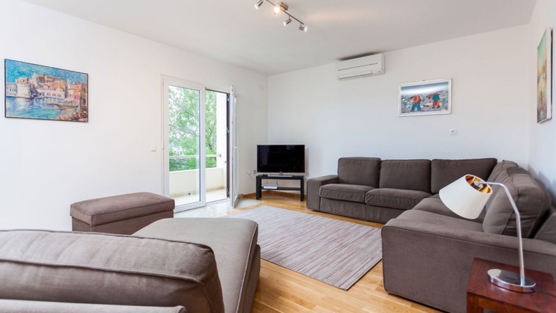 Waterfront Villa Dora