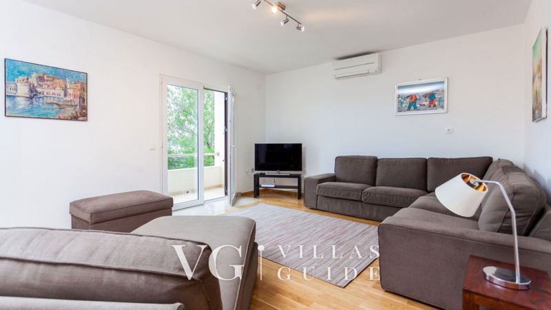 Waterfront Villa Dora