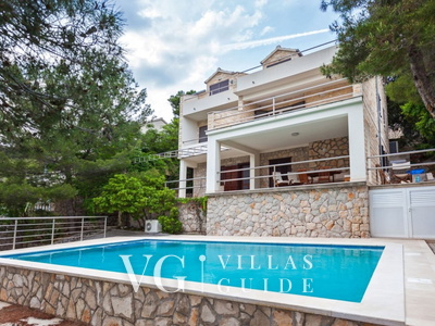 Waterfront Villa Dora