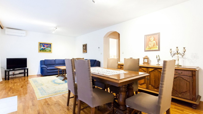 Waterfront Villa Dora