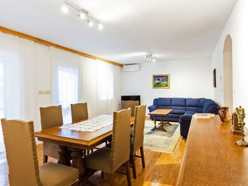 Waterfront Villa Dora