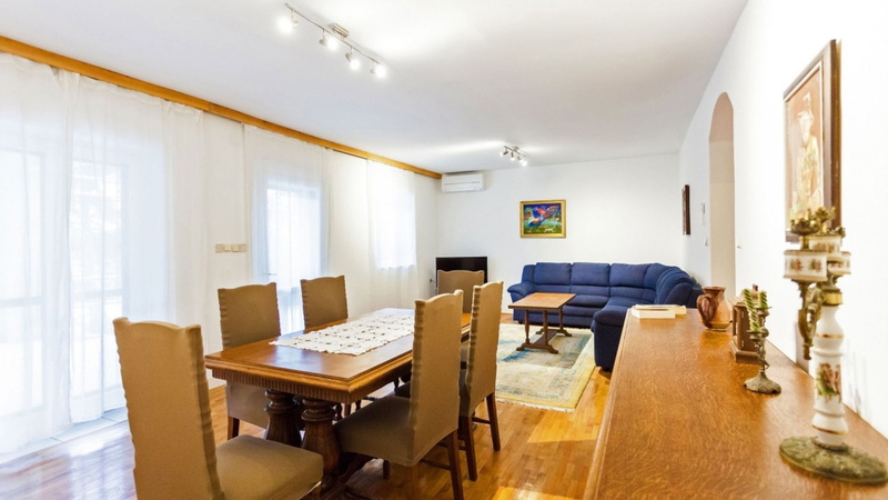 Waterfront Villa Dora