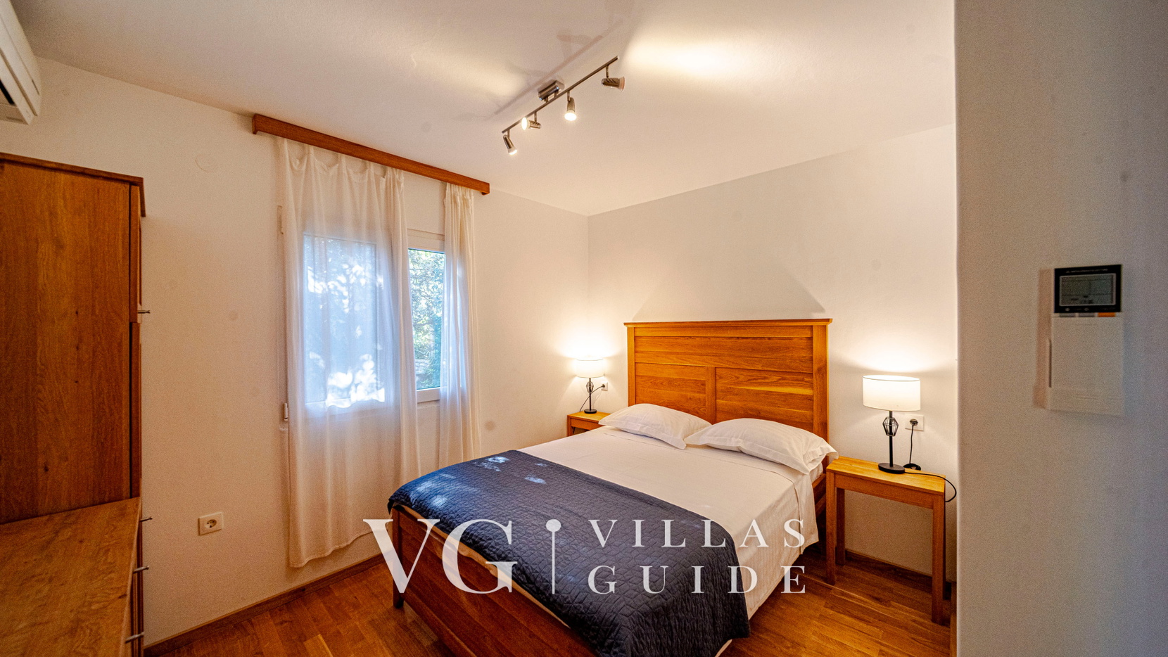 Waterfront Villa Dora Bedroom