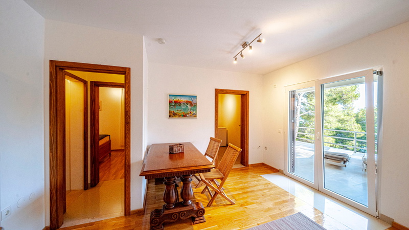 Waterfront Villa Dora
