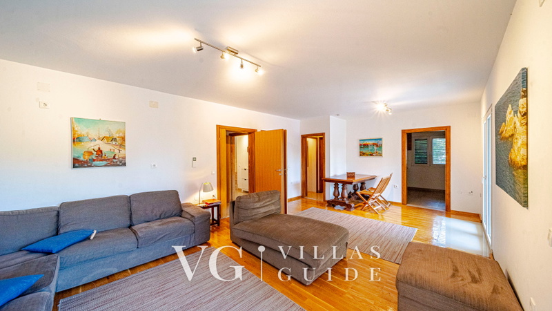 Waterfront Villa Dora Living room