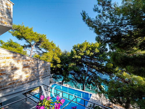 Waterfront Villa Dora
