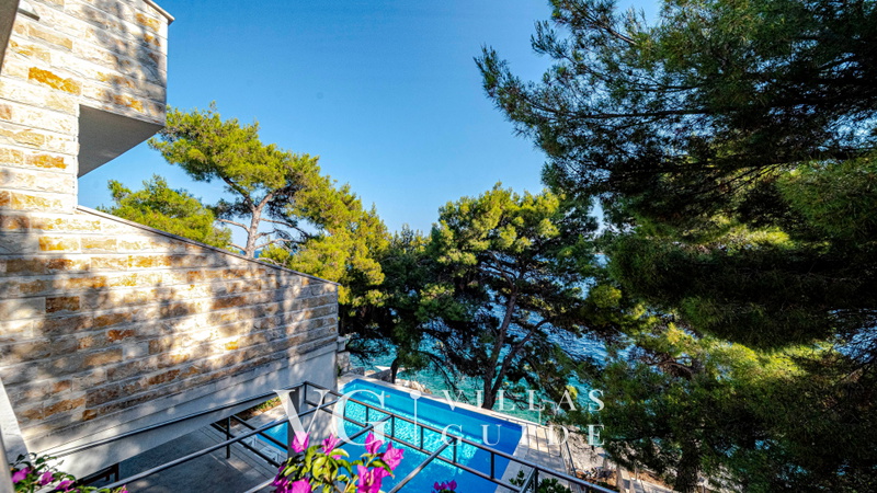 Waterfront Villa Dora