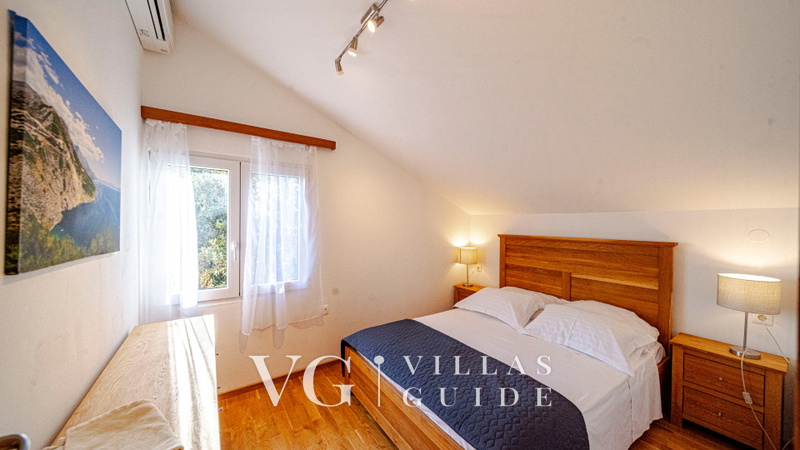 Waterfront Villa Dora