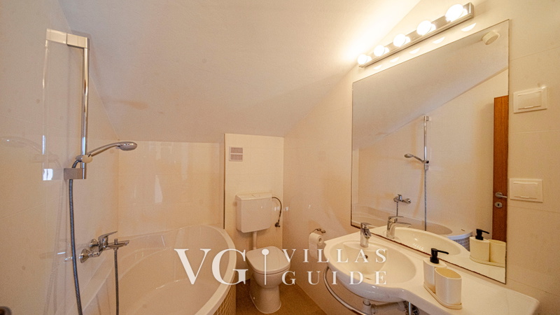 Waterfront Villa Dora Bathroom