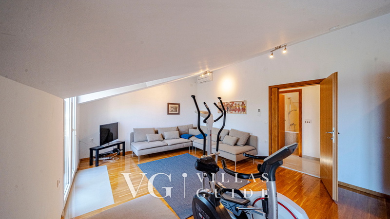 Waterfront Villa Dora Additional content