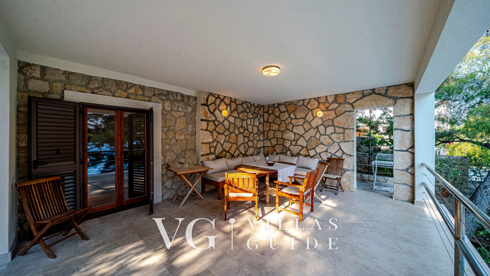 Waterfront Villa Dora Additional content