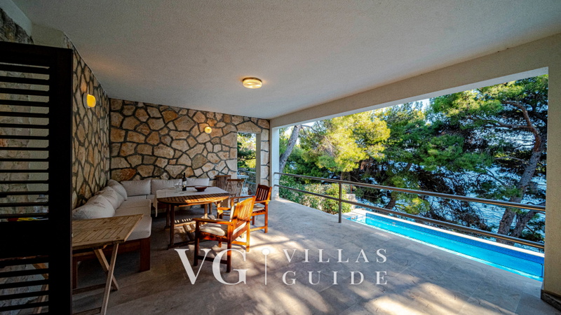 Waterfront Villa Dora