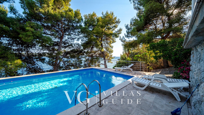 Waterfront Villa Dora Pool