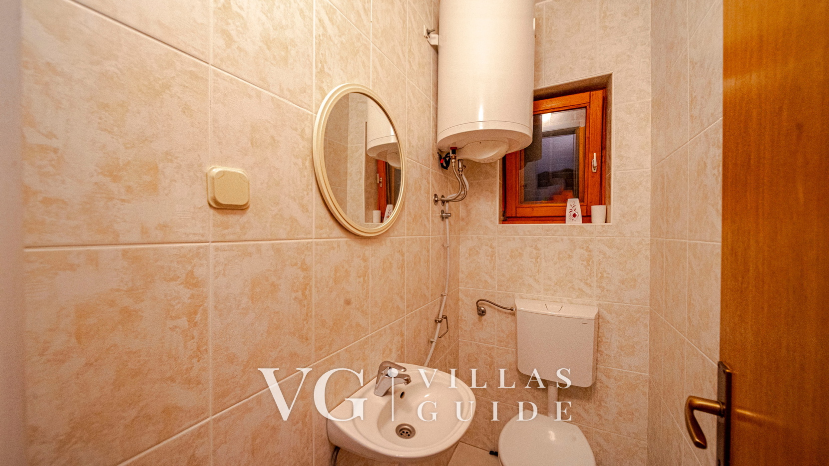 Waterfront Villa Dora Guest toilet