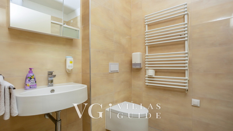 Just for You apartment with terrace Kupaonica