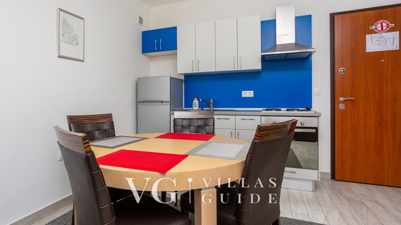 Just for You apartment with terrace Kuhinja