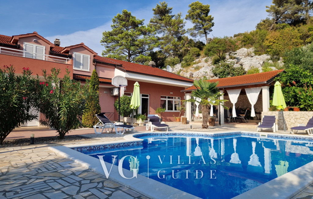 Holiday home Ostojić Piscina