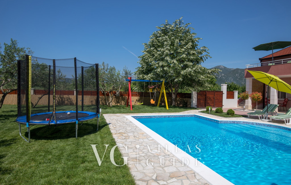 Holiday home Ostojić Piscina